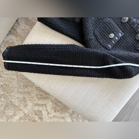 Elegant Black Tweed Jacket classic sophistication modern elegance size medium - Picture 13 of 16